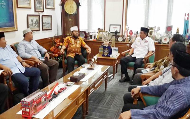 Walikota Bengkulu Helmi Hasan melakukan kunjungan kerja (Kunker) ke Pemerintah Kota Jogjakarta, Jumat (4/7/2017).