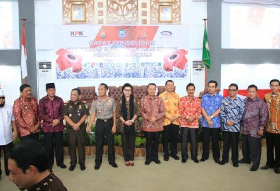 Rapat Konsolidasi Pencegahan dan Pemberantasan Korupsi yang dihadiri Kepala Daerah se Provinsi Bengkulu di Kantor Gubernur Bengkulu, Kamis (10/8/2017)