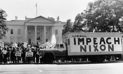 Ilustrasi Permintaan Impeacment Masyarakat  USATerhadap Presiden Richard Nixon